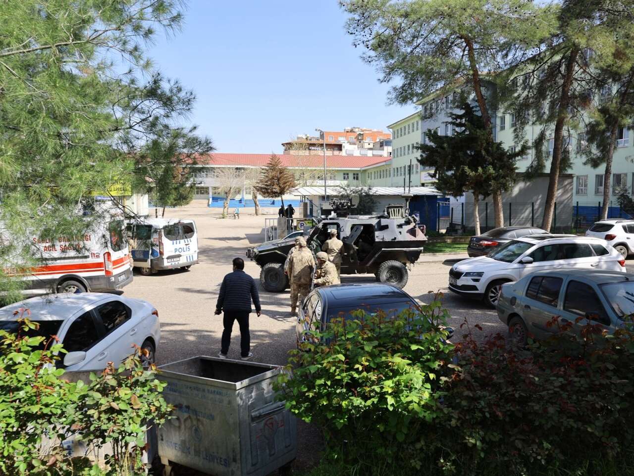 Okuldaki eski öğrenci dehşetinde tüm detaylar belli oldu! 1 ölü, 16 yaralı var 16